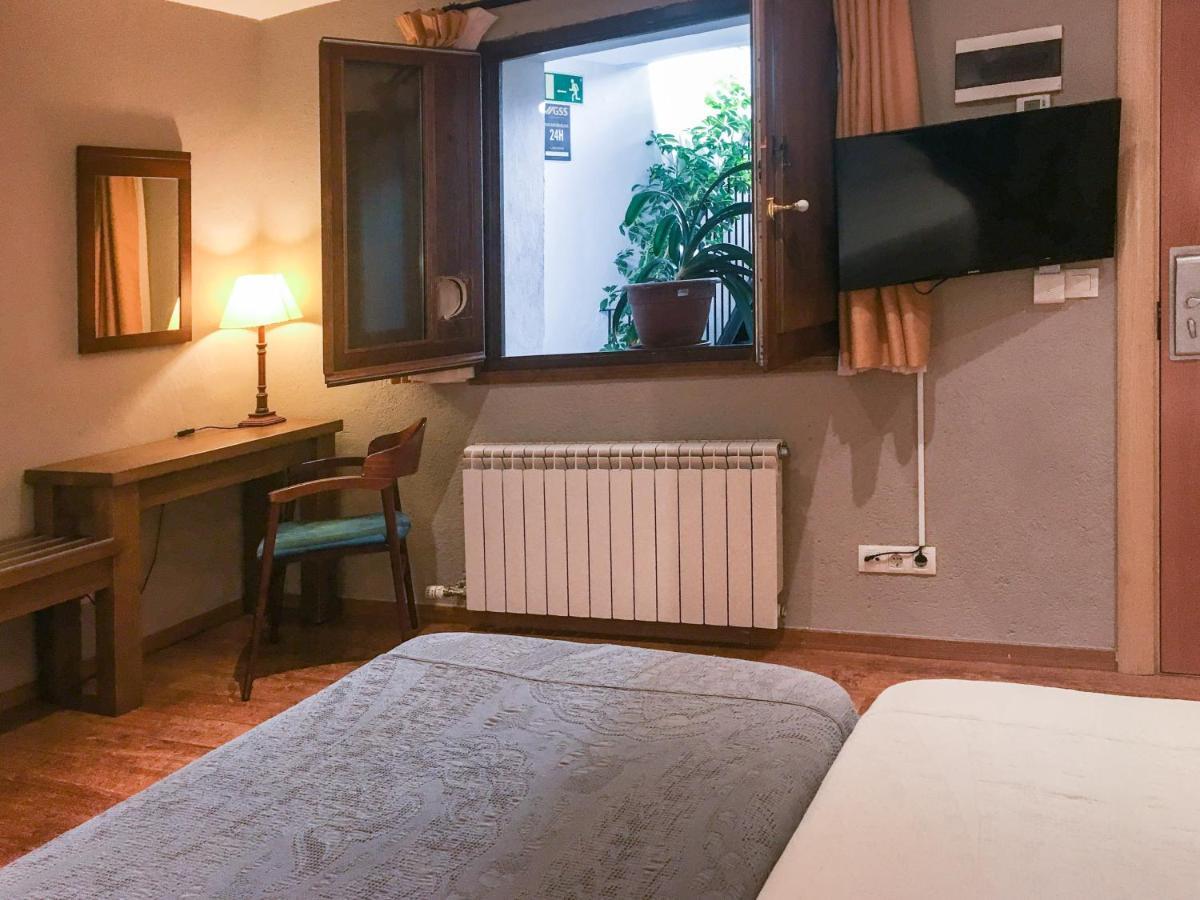 Hotel Fonda Merce Llivia Exterior foto